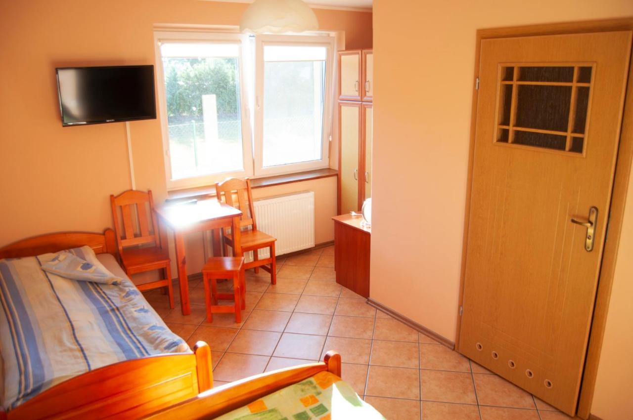 Jantar Pokoje I Domki U Reni Esterno foto