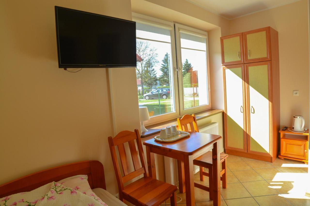 Jantar Pokoje I Domki U Reni Esterno foto