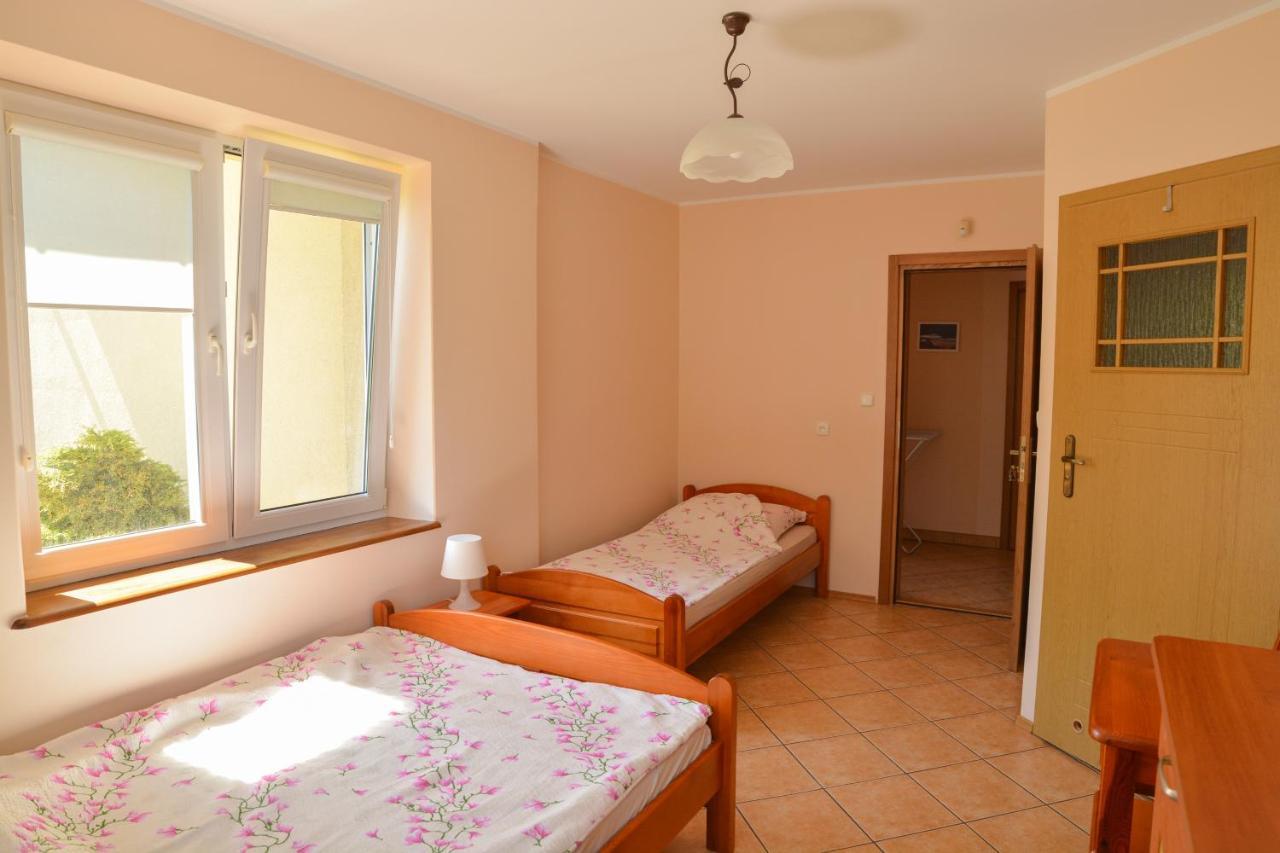 Jantar Pokoje I Domki U Reni Esterno foto