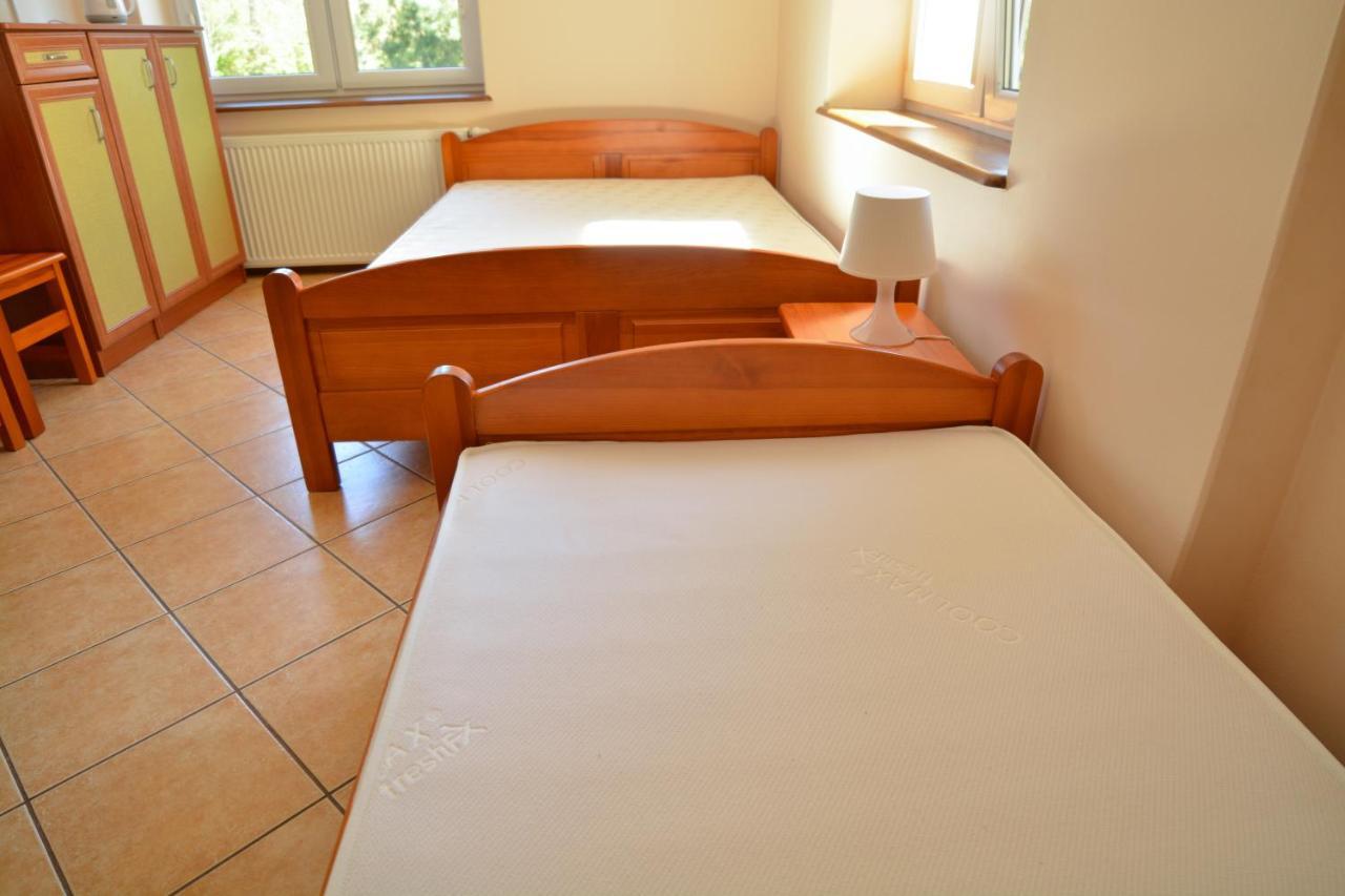 Jantar Pokoje I Domki U Reni Esterno foto