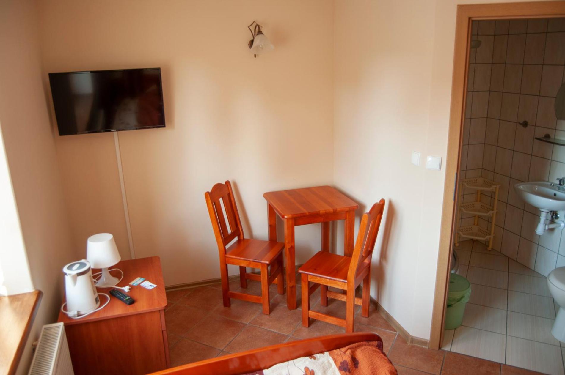 Jantar Pokoje I Domki U Reni Camera foto